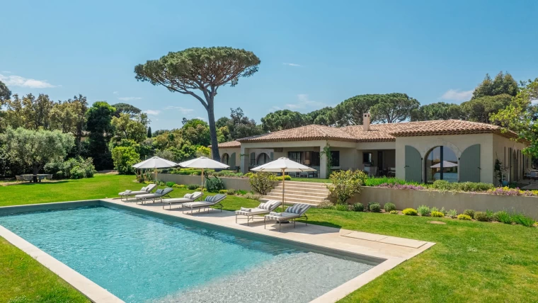 luxury villas with private pools and fully serviced chalets in Europe